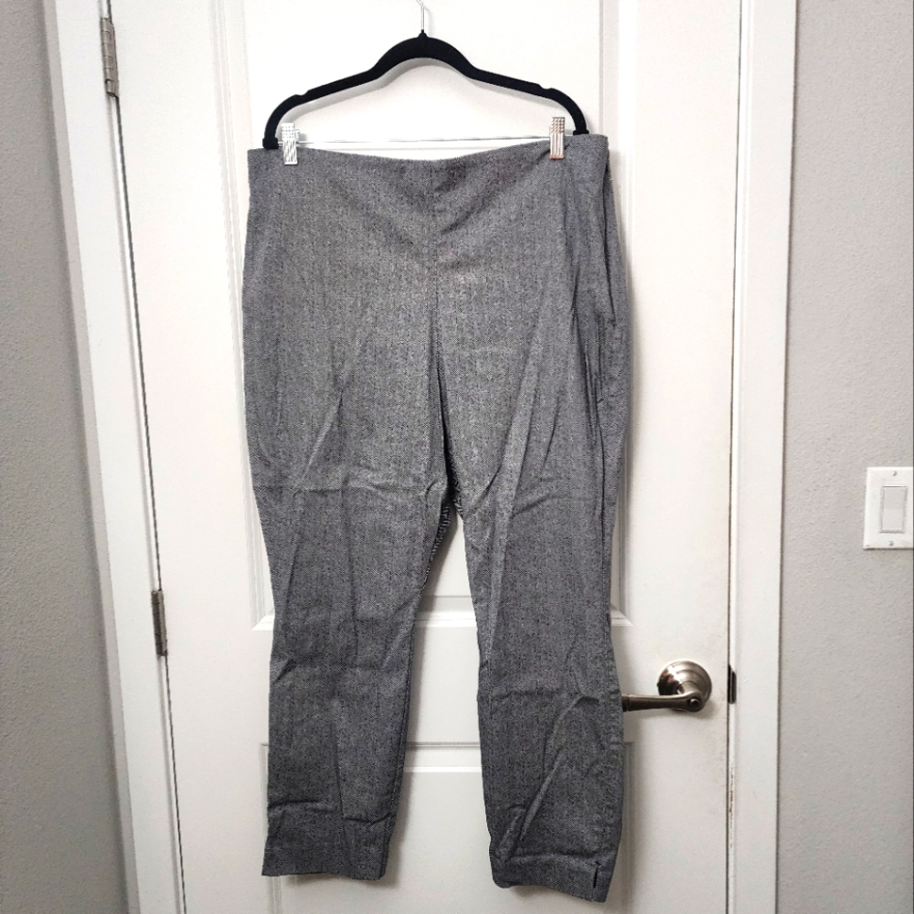 5/$30 Old Navy Grey Trouser Pants Size 20
